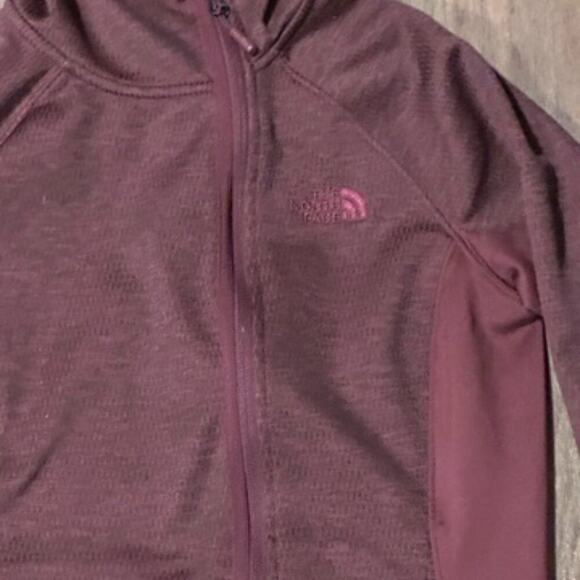 The North Face Zip Up Sweater Women Medium Red Maroon Hoodie Hooded Outdoor Hike - Picture 4 of 7